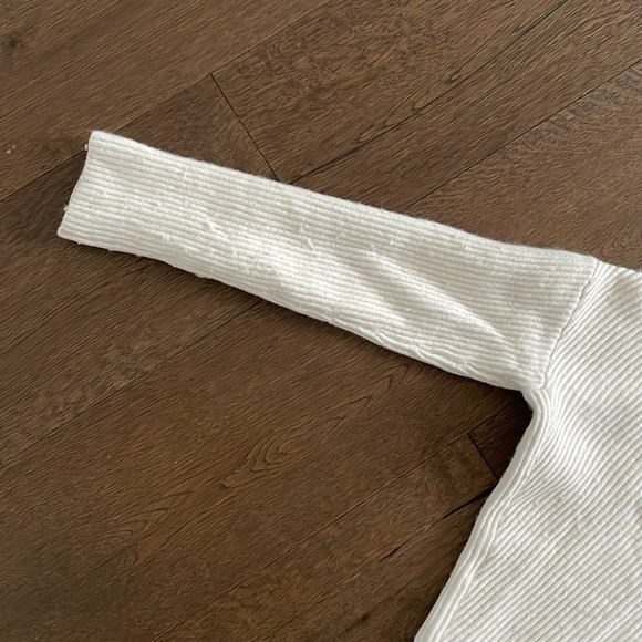 Babaton Cropped Sweater - Picture 3 of 4